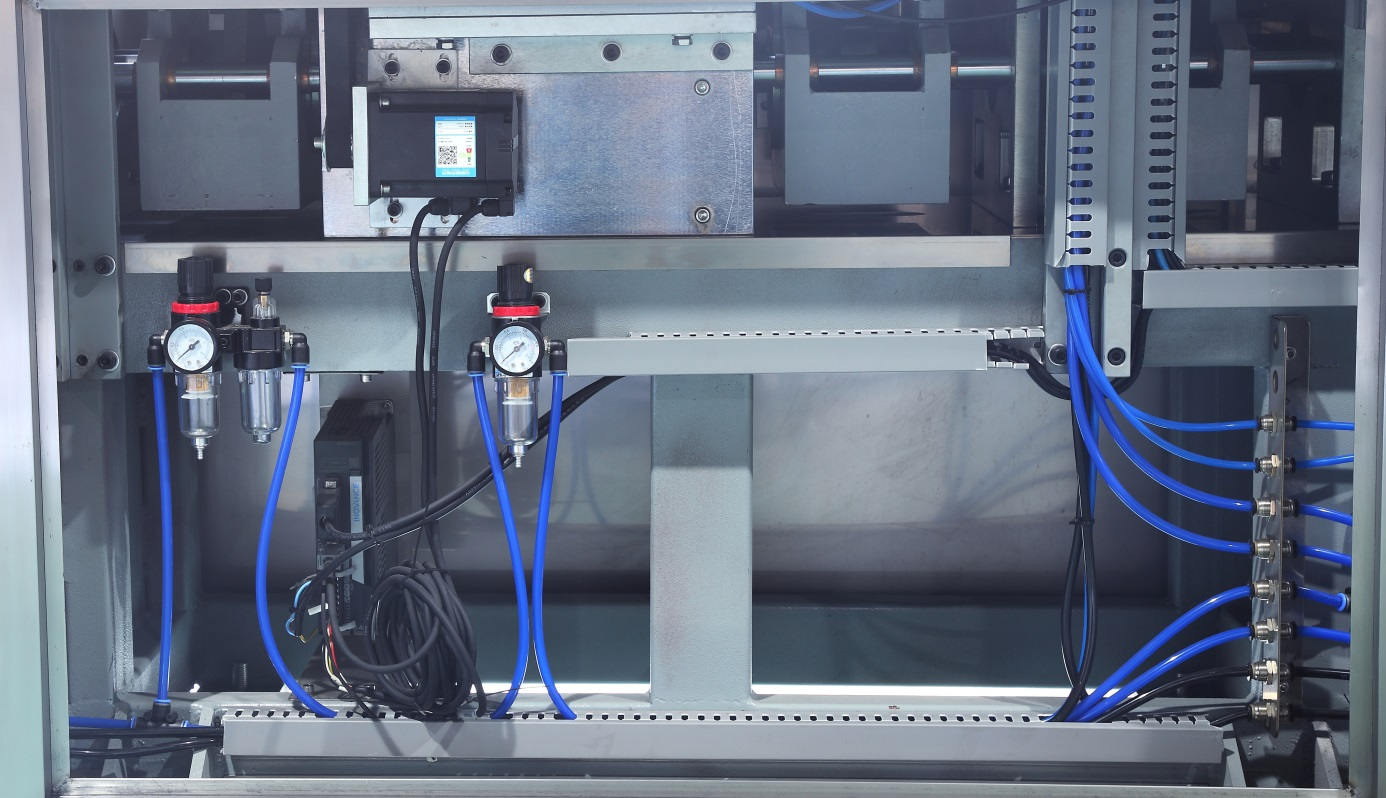 Pneumatic control systems Systèmes de contrôle pneumatique