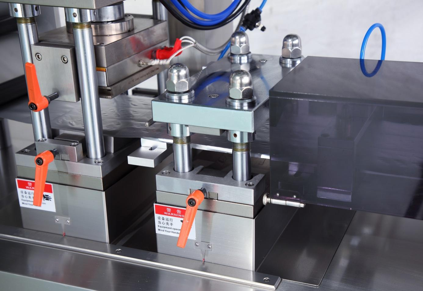 Quick release & install Heat Seal & Creasing Station Libération rapide et installation de la station de thermoscellage et de rainage