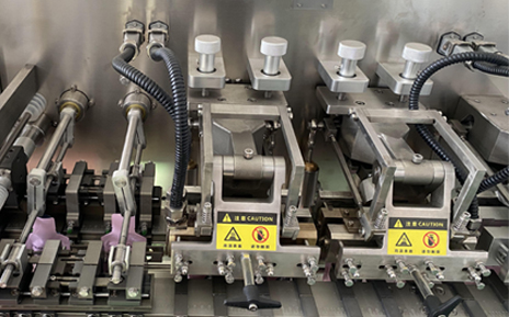 Joint sup&eacute;rieur-joint &agrave; fermeture &eacute;clair-joint de bec