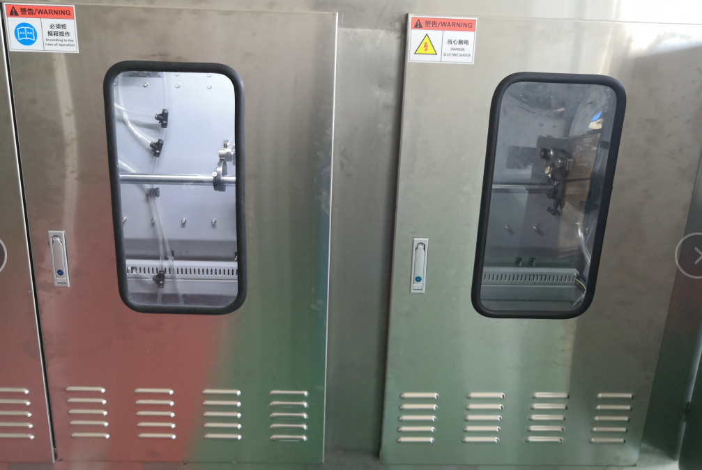 Porte d'armoire visible