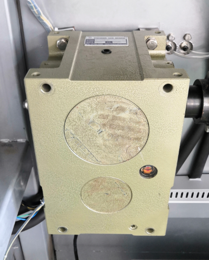 Le diviseur de came &agrave; couple &eacute;lev&eacute; assure une action stable du bras oscillant de traction.